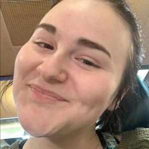 Meet your Posher, Kenzie